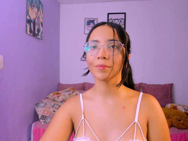 Фотографии LucyWill ❤ I m Lucy, shy and charming, a lover of good music, koalas and self-confident men. welcome to my room xoxo ❤ Je suis ici pour rencontrer des gens, me faire des amis et profiter.