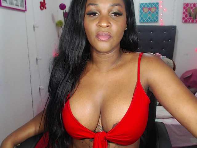 Фотографии miagracee Welcome to my room everybody! i am a #beautiful #ebony #girl. #ready to make u #cum as much as you can on #pvt. #sexy #mature #colombian #latina #bigass #bigboobs #anal. My #lovense is #on! #CAM2CAM #CUMSHOW GOAL