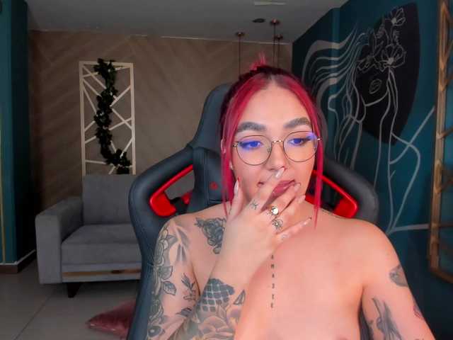 Фотографии RosalineMay ⭐Just look at me to make you realize how hot I am ♥♥ ​IG: @​Rosalinemay_x ♥♥ At goal: Make me cum!! @remain tks left