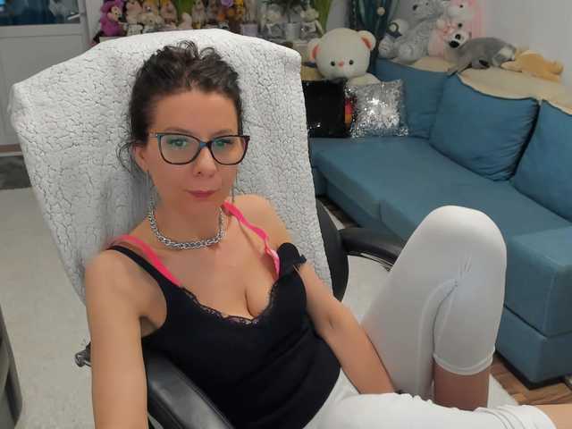 Фотографии SalomeJade Welcome to my room#pvt#lovense#ohmibod#it makes me smile and wet:)).any tips is ***you!!!