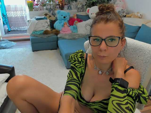 Фотографии SalomeJade Welcome to my room#pvt#lovense#ohmibod#it makes me smile and wet:)).any tips is ***you!!!