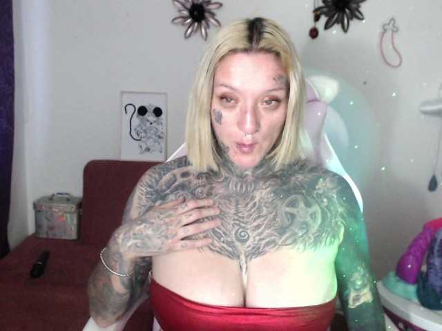 Фотографии sloppytitss show my tits naked and my throat want to eat ur cock me love to make slime drool