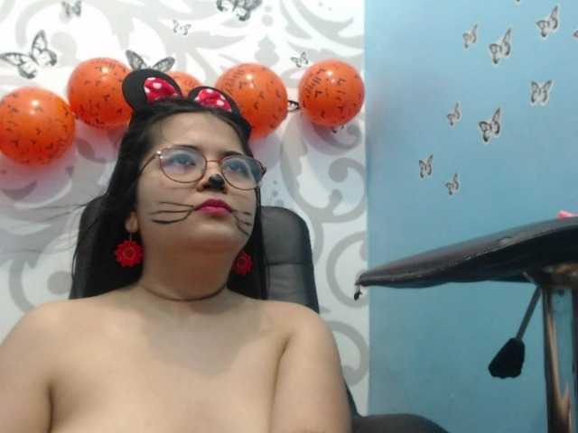 Фотографии Violetaloving hello lovers im violeta fun girl with big ass make me wet and show naked --LUSH ON --MAKE ME MOAN buy controle me toy and make me cum *i love roleplay and play oil * i do anal squrit and play pussy *I HAVE BIG CURVES AND CUTEFEET
